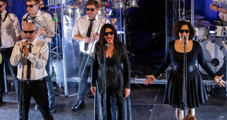 LAURA A JEJÍ TYGŘI s hosty ILONA CSÁKOVÁ, MARTIN POŠTA A LENKA NOVÁ